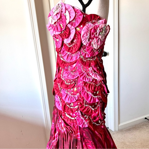 TONY BOWLS Paris 3D Floral Sequin Beaded Mermaid Pageant Prom Gown—SZ. 4 - Picture 10 of 17